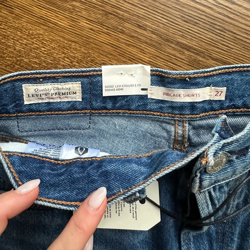Levi Ribcage Shorts - Picture 9 of 11